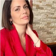 Insegnante per lezioni e correzioni tesi in materie umanistiche